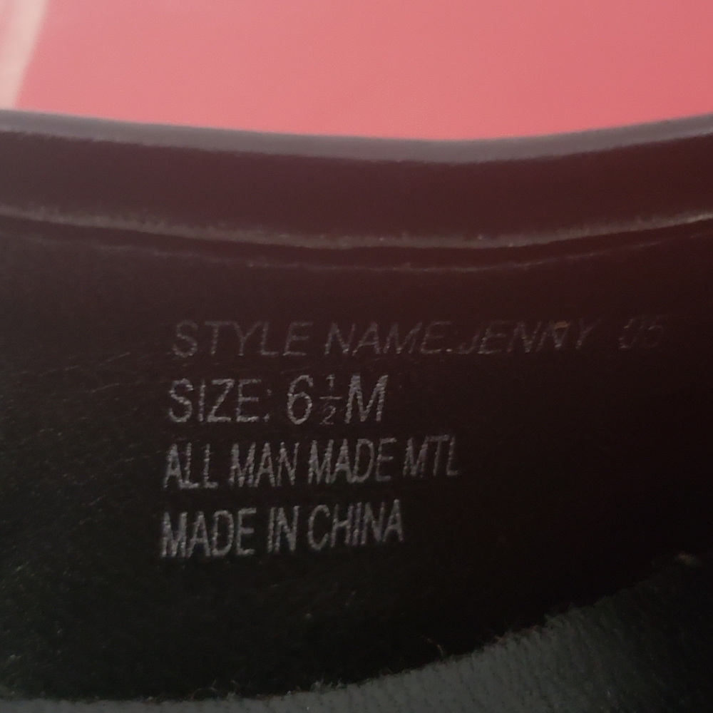 Shoes - Picture 4 of 9
